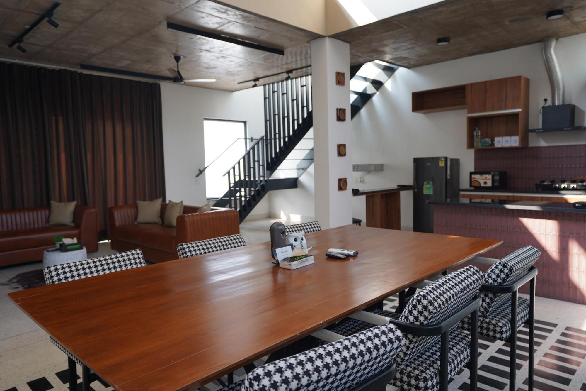 Villa The Roadhouse - Minutes From The Runway à Zirakpur Extérieur photo
